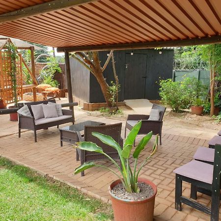 The Lazy Grape Guest Lodge & Spa Benoni Exterior photo
