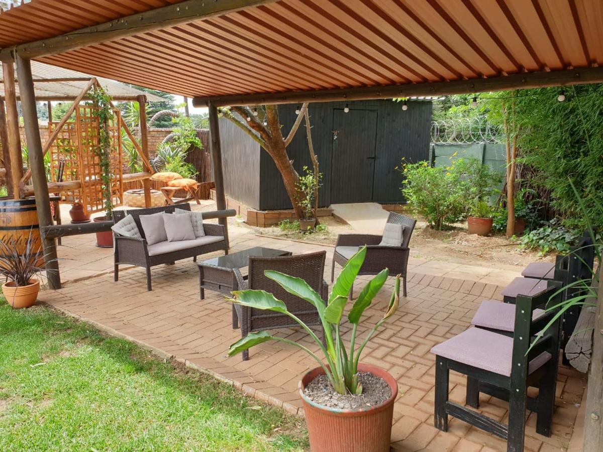 The Lazy Grape Guest Lodge & Spa Benoni Exterior photo