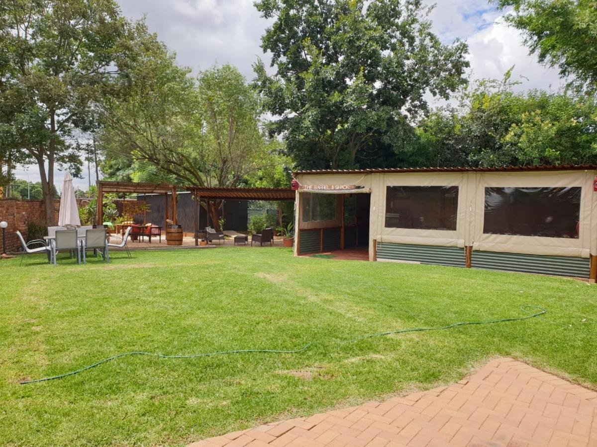 The Lazy Grape Guest Lodge & Spa Benoni Exterior photo