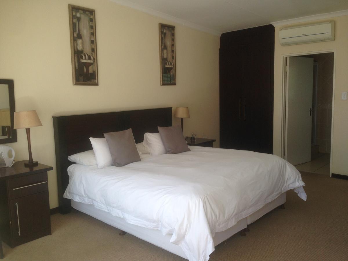 The Lazy Grape Guest Lodge & Spa Benoni Exterior photo