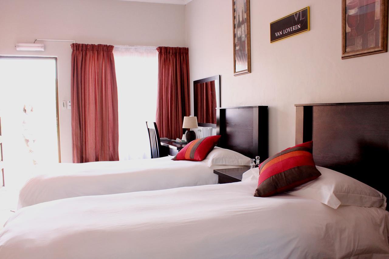 The Lazy Grape Guest Lodge & Spa Benoni Exterior photo