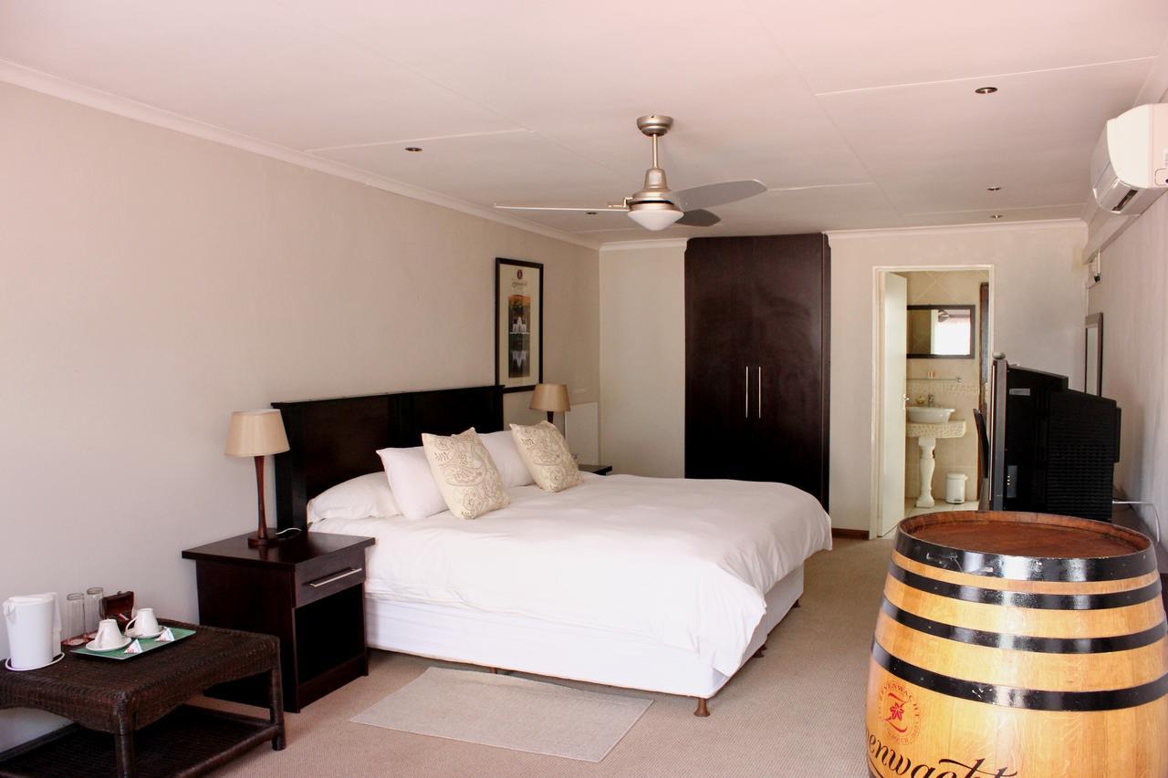 The Lazy Grape Guest Lodge & Spa Benoni Exterior photo