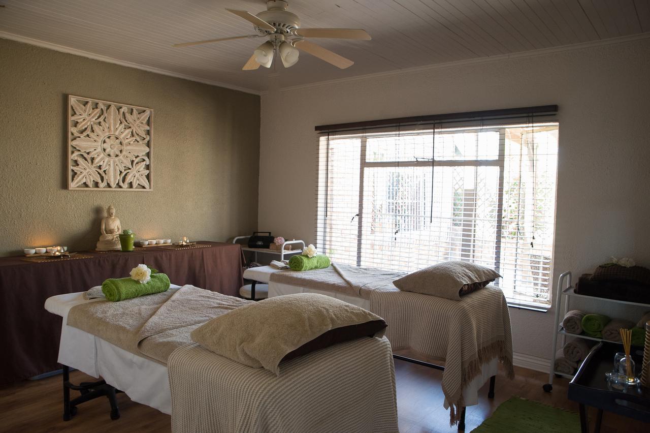 The Lazy Grape Guest Lodge & Spa Benoni Exterior photo